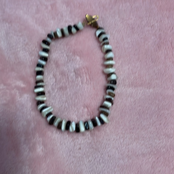 Bundle of Seashell necklace and bracelet - Picture 3 of 8